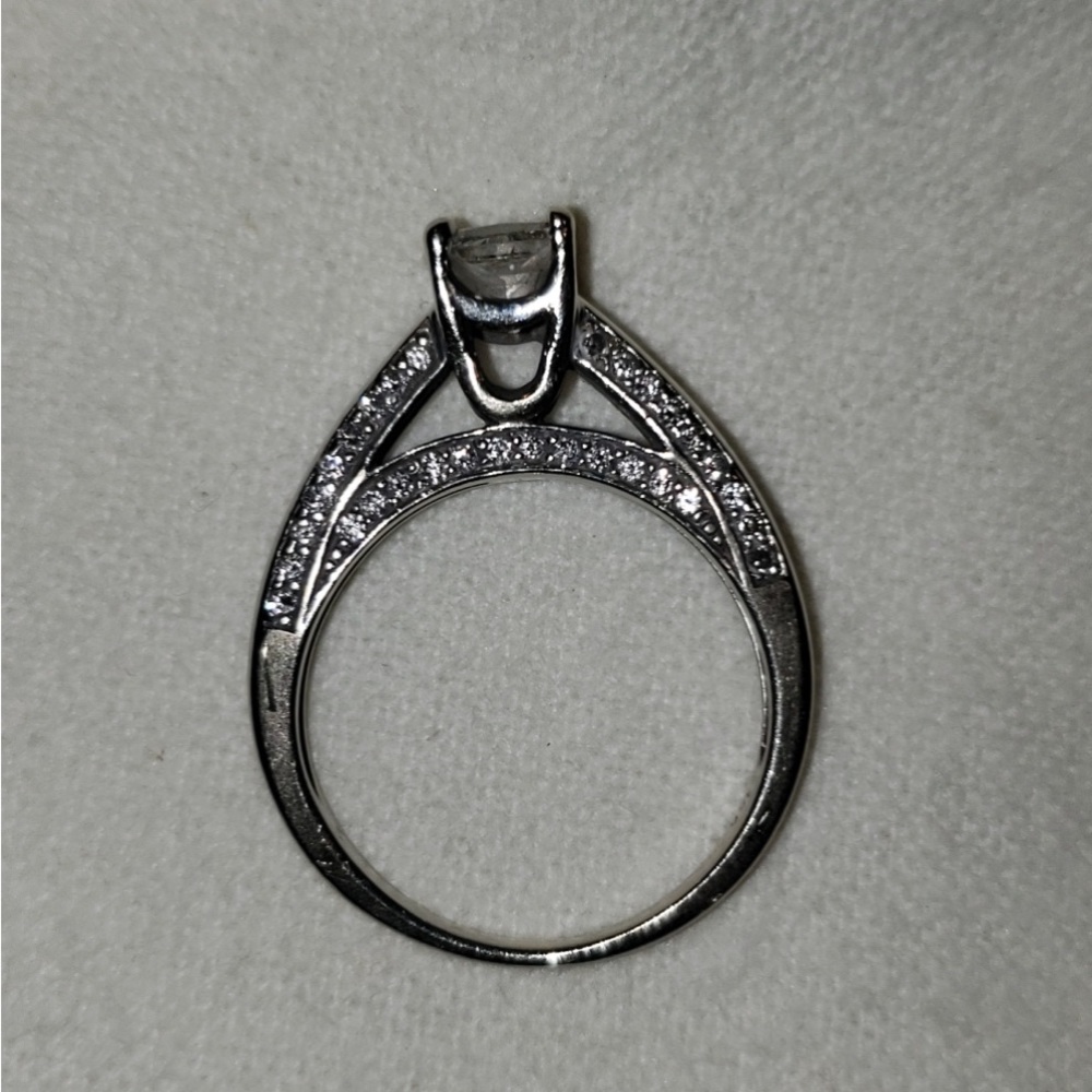 Diamond ring